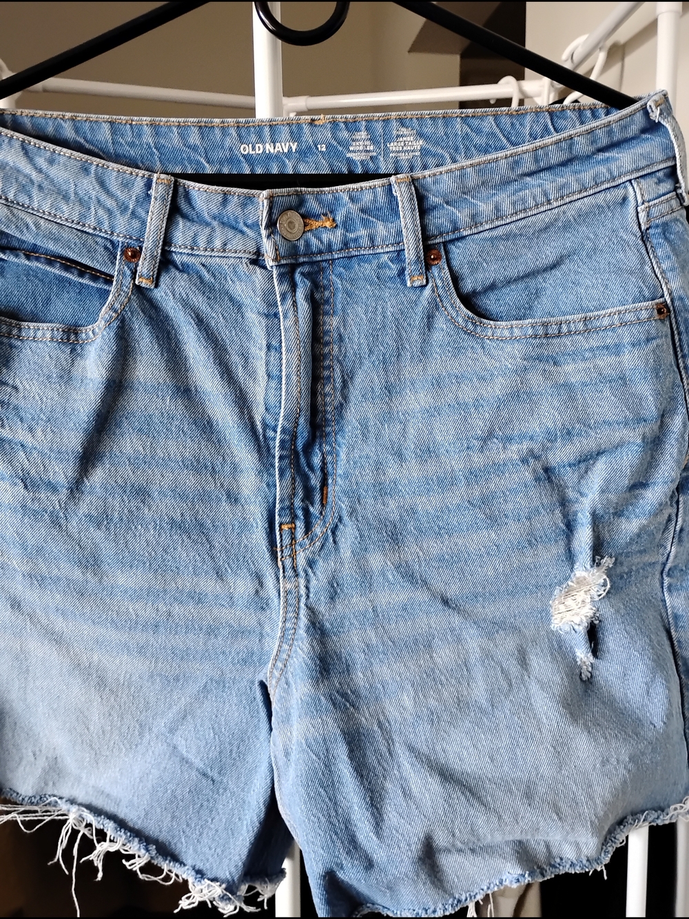 Old Navy Women's Curvy High Rise Light Wash Blue Denim Cut Off Jeans Shorts